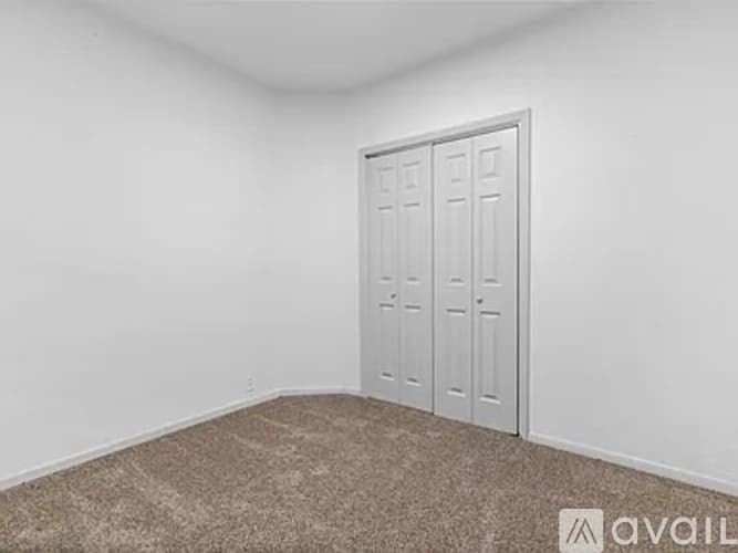 Lenexa House: 8852 Woodland Road