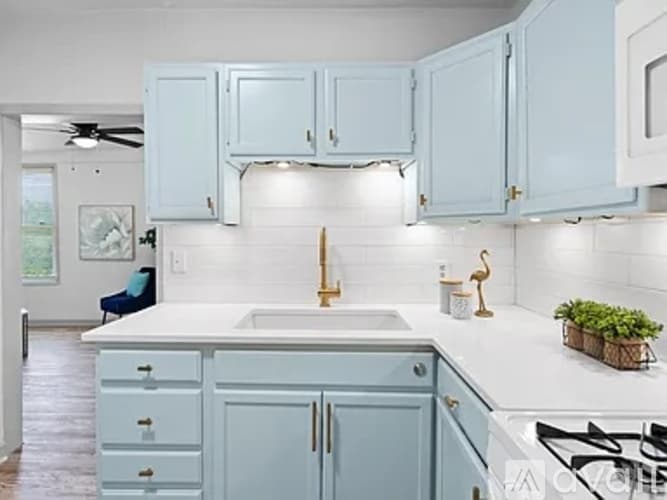 Lenexa House: 8852 Woodland Road