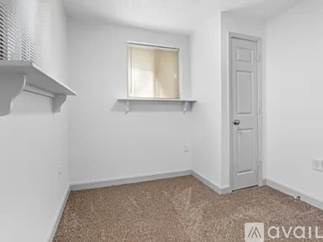 Lenexa House: 8852 Woodland Road