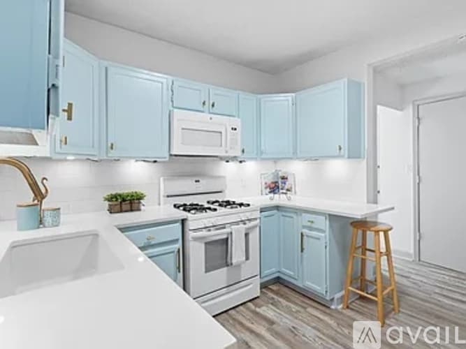 Lenexa House: 8852 Woodland Road