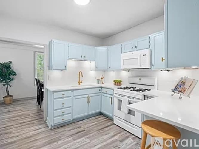 Lenexa House: 8852 Woodland Road