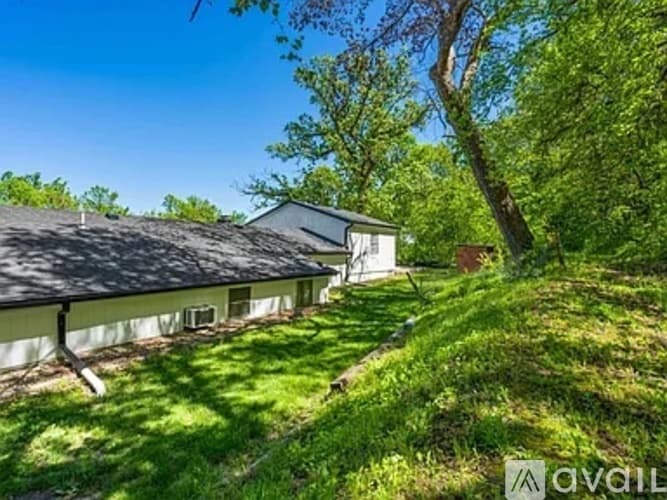 Lenexa House: 8852 Woodland Road