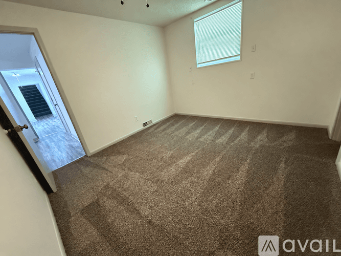 Lenexa House: 8852 Woodland Road
