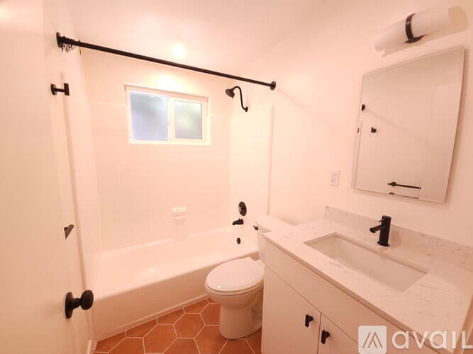 Santa Barbara House: 570 Apple Grove Lane