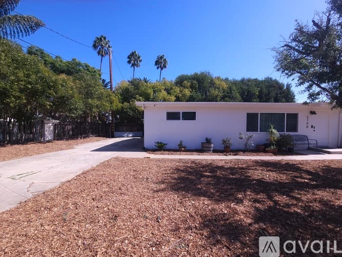Santa Barbara House: 570 Apple Grove Lane
