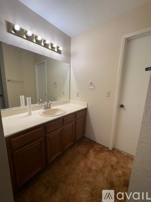 Pittsburg House: 3732 Gladstone Drive