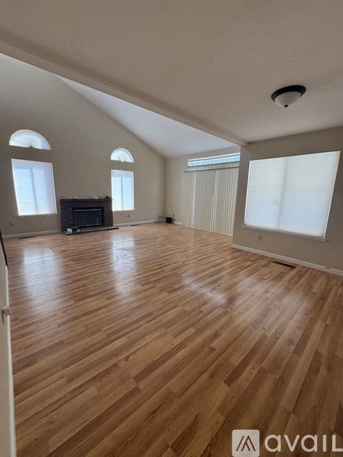 Pittsburg House: 3732 Gladstone Drive