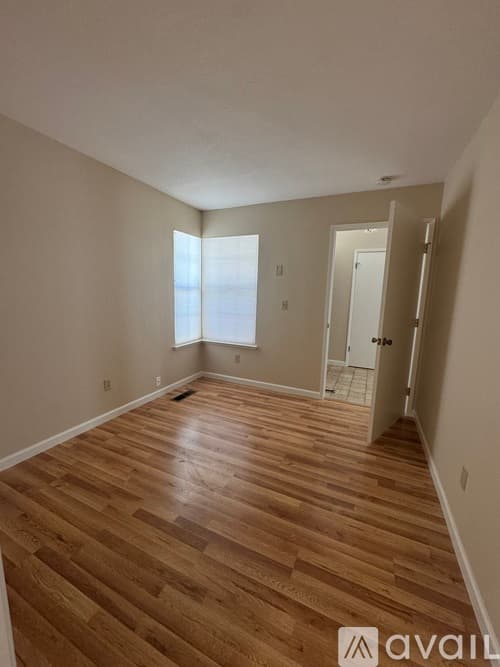 Pittsburg House: 3732 Gladstone Drive