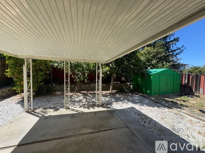 Pittsburg House: 3732 Gladstone Drive