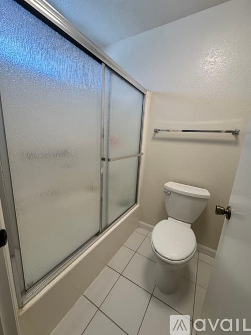 Pittsburg House: 3732 Gladstone Drive