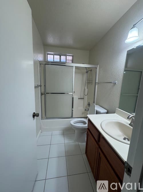 Pittsburg House: 3732 Gladstone Drive