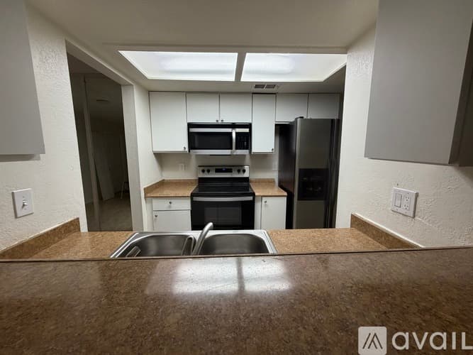 Tampa Townhome: 5008 Terrace Village Ln