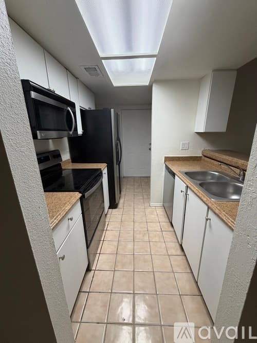 Tampa Townhome: 5008 Terrace Village Ln