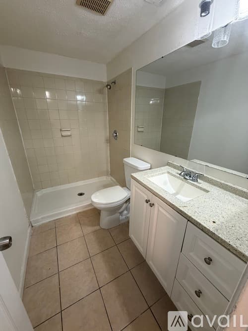 Tampa Townhome: 5008 Terrace Village Ln