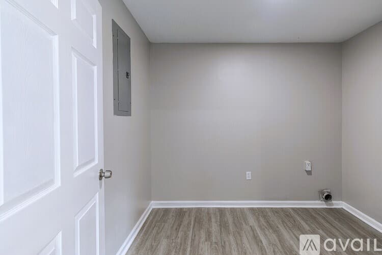 Hinesville House: 1108 Mary Ann Dr