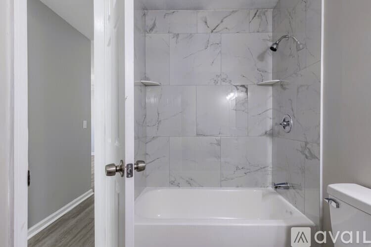 Hinesville House: 1108 Mary Ann Dr