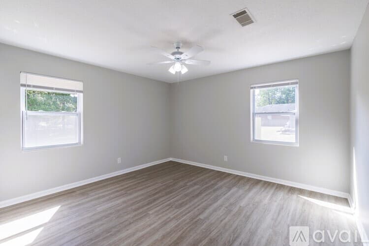 Hinesville House: 1108 Mary Ann Dr