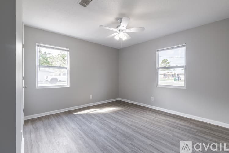 Hinesville House: 1108 Mary Ann Dr