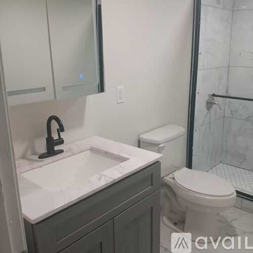 Newnan House: 120 Nectarine Drive