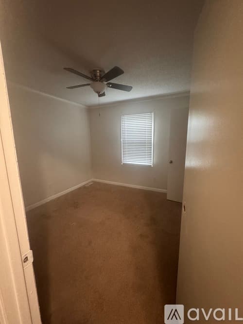 Newnan House: 120 Nectarine Drive