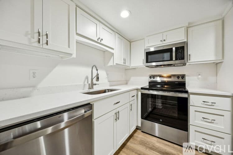 Kingsland Townhome: 158 Clarks Bluff Road