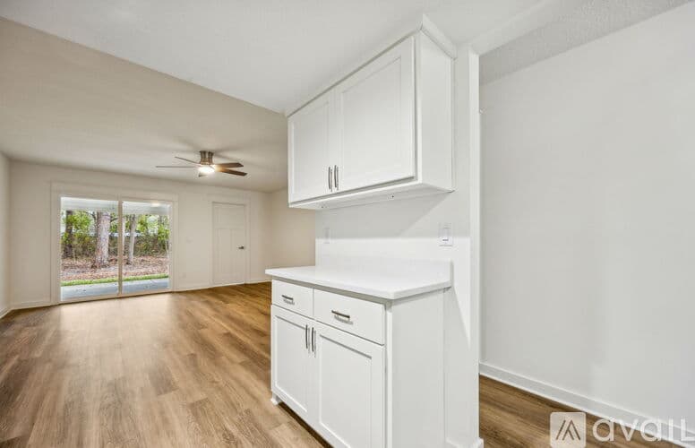 Kingsland Townhome: 158 Clarks Bluff Road