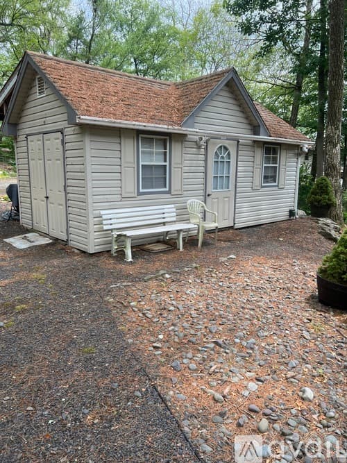 Dingmans Ferry House: 193 Mountain Lake Dr