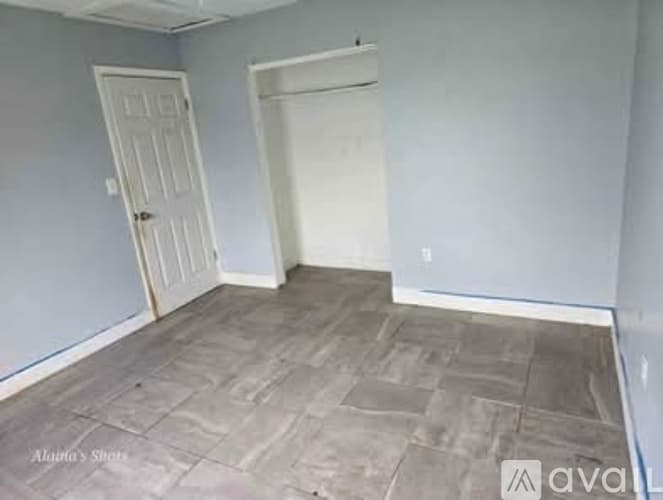 Hollywood Apartment: 6111 Pierce St