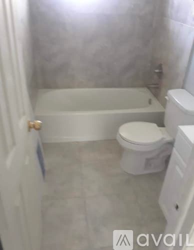 Hollywood Apartment: 6111 Pierce St