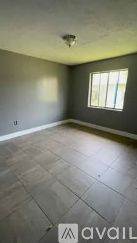 Hollywood Apartment: 6111 Pierce St