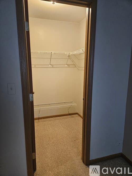 Mundelein Apartment: 1342 Orleans Dr