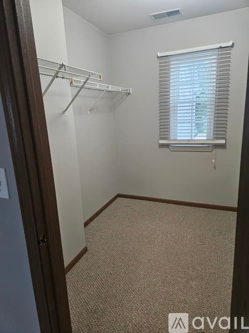 Mundelein Apartment: 1342 Orleans Dr