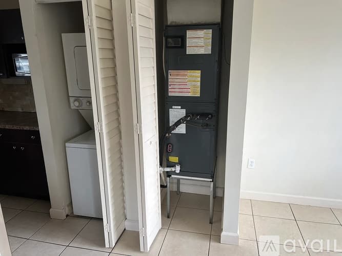 Miami Apartment: 890 Northwest 22nd Court