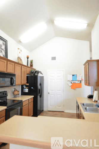 Temple House: 719 Devin Dr