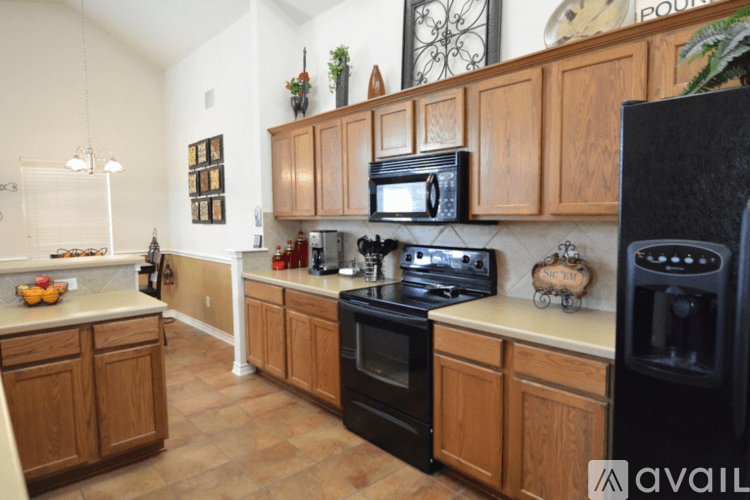 Temple House: 719 Devin Dr