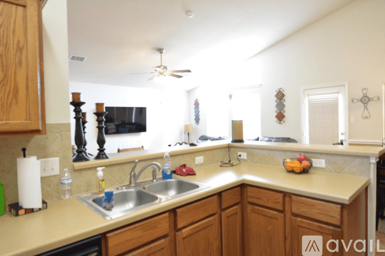 Temple House: 719 Devin Dr