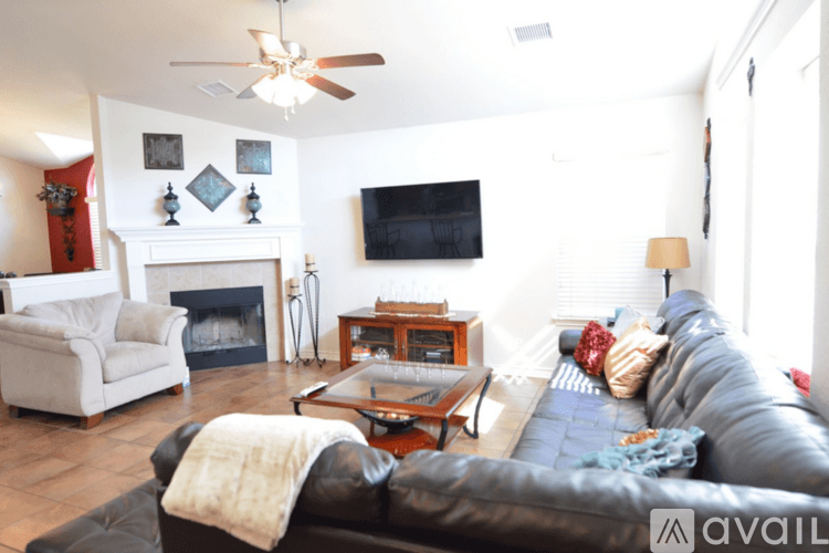 Temple House: 719 Devin Dr