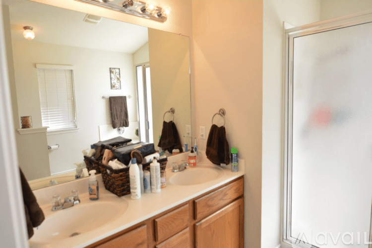 Temple House: 719 Devin Dr