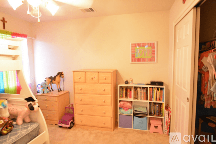 Temple House: 719 Devin Dr