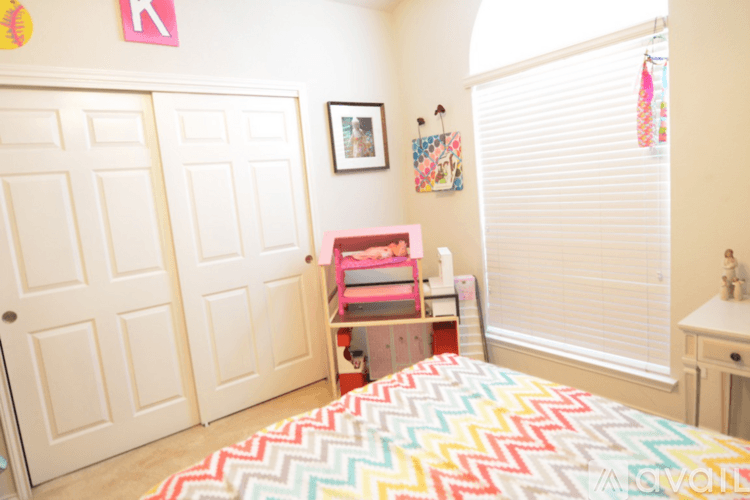 Temple House: 719 Devin Dr