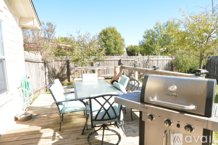 Temple House: 719 Devin Dr
