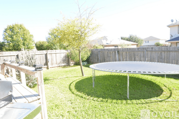 Temple House: 719 Devin Dr
