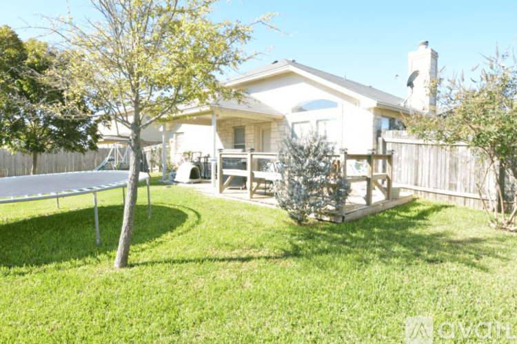 Temple House: 719 Devin Dr