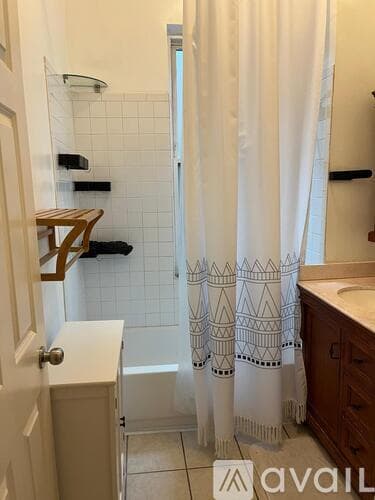 Chicago Apartment: 4429 South Calumet Avenue
