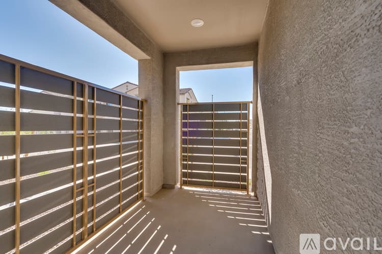 Gilbert House: 760 East Doral Avenue