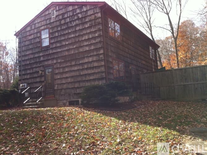 Southbury Apartment: 28 Church Road