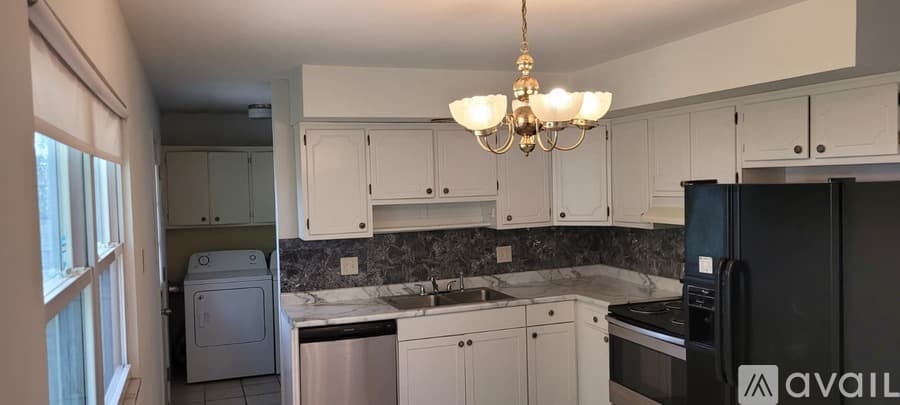 Bloomington House: 715 South Hickory Drive