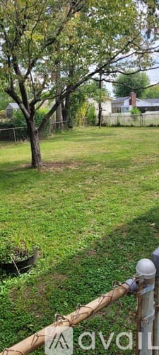 Bloomington House: 715 South Hickory Drive