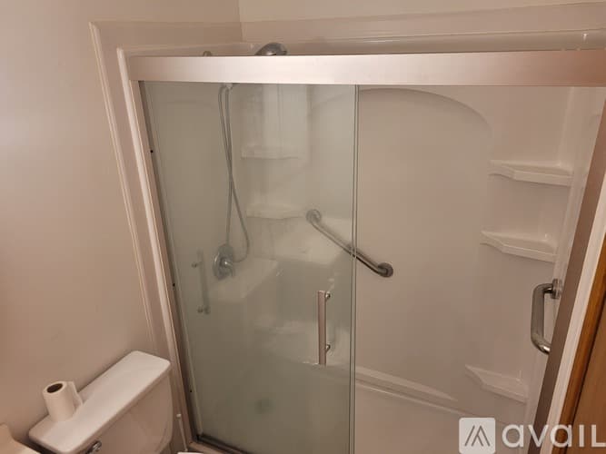 Bloomington House: 715 South Hickory Drive