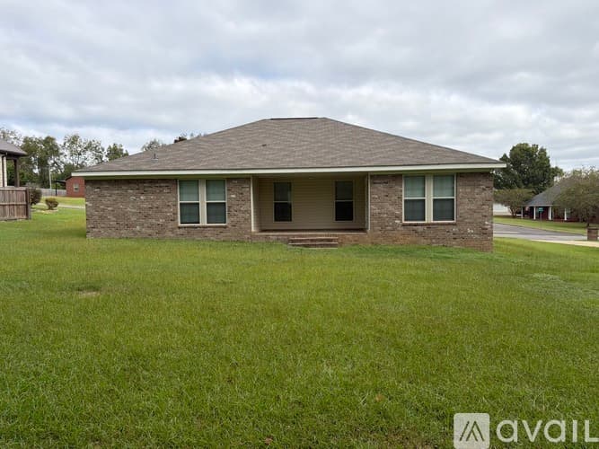 Dothan House: 1906 Fern Dr